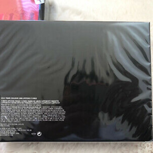 NIB MAC Travel Exclusive Mini Lipstick set 5 BOLD shade Velvet Teddy Russian Red - Picture 2 of 4